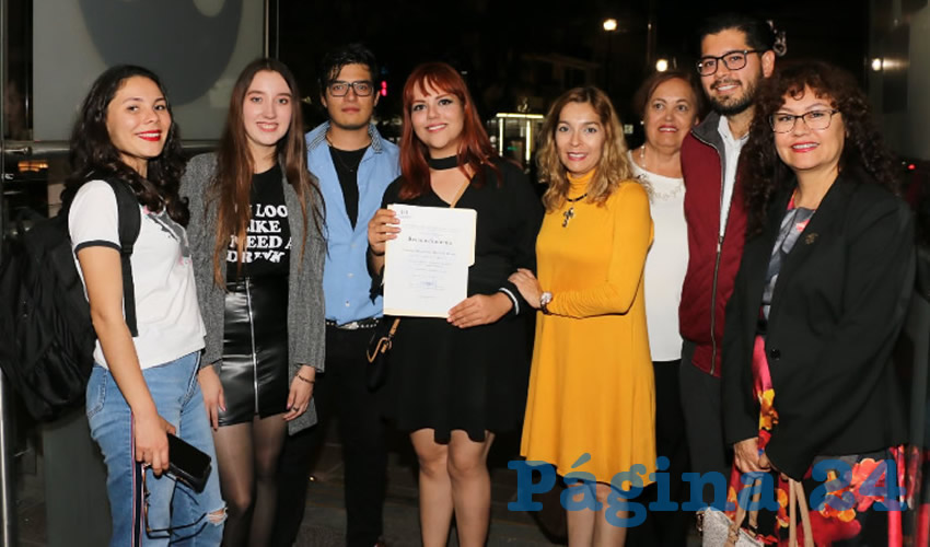 Al finalizar la premiaci&oacute;n, se realiz&oacute; el corte de list&oacute;n de la exposici&oacute;n de los finalistas del concurso de Fotograf&iacute;a Digital