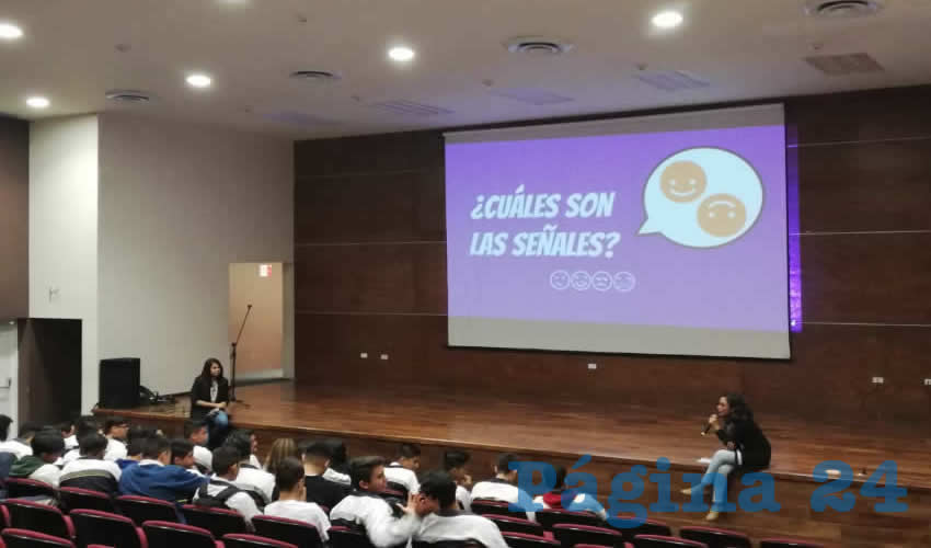 Con el fin de acercar a los jóvenes herramientas para que puedan enfrentar temas como la depresión y el suicidio, Iaju realiza conferencias y actividades