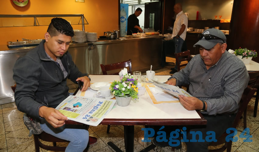 En La Rueda del restaurante Quality Inn almorzaron Juan Israel Honesto, Jorge y Raúl Estrada Villegas