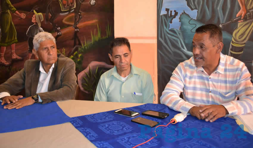Adán González Acosta aseguró que presentarán denuncias por la supuesta operación de los llamados servidores de la nación que se han dispersado en diferentes municipios para promover el sentido del voto a favor de Catalina Monreal Pérez (Foto Merari Martínez)