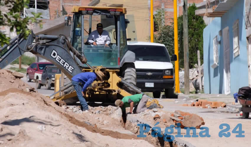Se está trabajando en la rehabilitación de la red de alcantarillado sanitario de la calle doctor Alfonso Rodríguez Franco