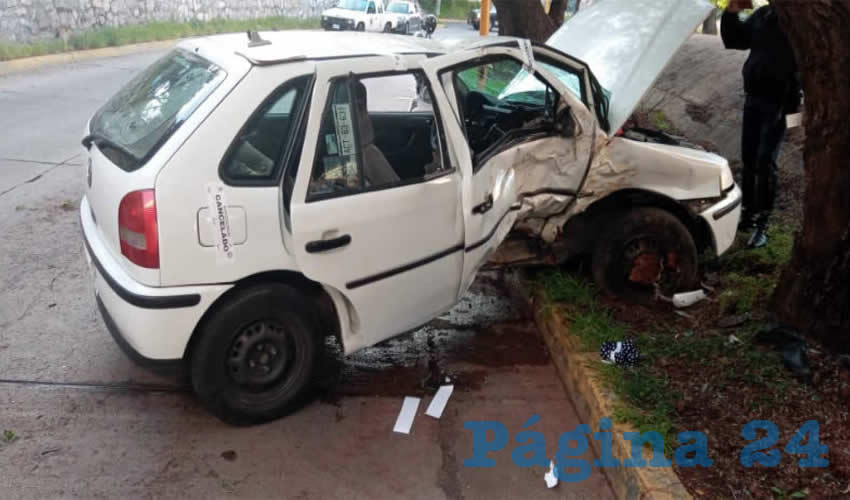 El aparatoso percance ocurrió la mañana de ayer en avenida Ayuntamiento