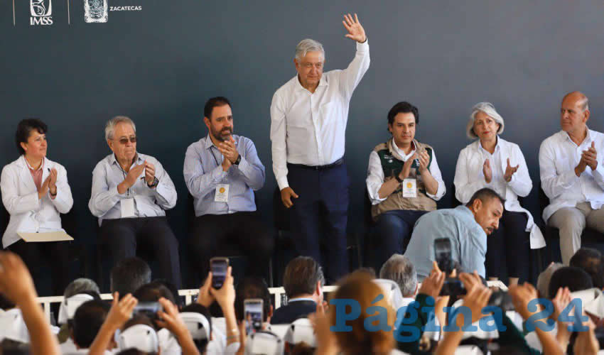 El Presidente de México, Andrés Manuel López Obrador, se compromete a revisar la plantilla del Hospital de la Mujer de Fresnillo para iniciar su operación, además de modernizar el Hospital Rural de Pinos
