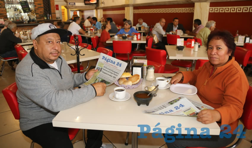 En el restaurante Mitla desayunaron Gustavo Gallegos Solís y Patricia Macías Ramos