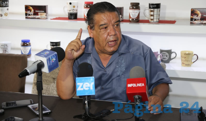 Francisco Flores Flores, l&iacute;der de Cimientos del Magisterio (Foto Eddylberto Lu&eacute;vano Santill&aacute;n)