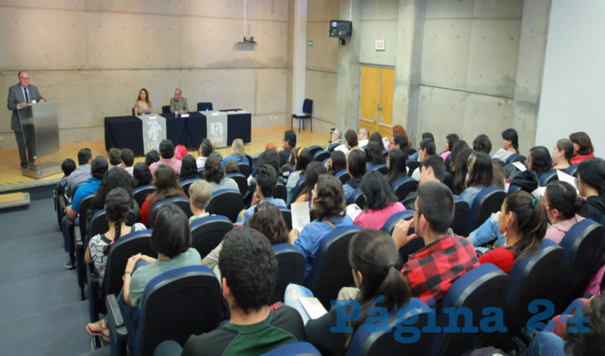 Los jurados calificadores felicitaron a los ganadores y exhortaron a la M&aacute;xima Casa de Estudios de la entidad a seguir estimulando a los j&oacute;venes