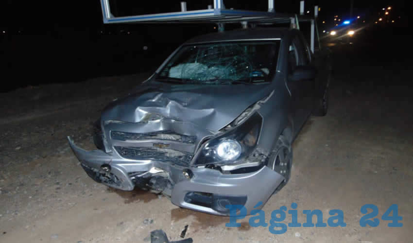 Jorge Adri&aacute;n Esparza invadi&oacute; el carril contrario en Prolongaci&oacute;n H&eacute;roe Inmortal y se estrell&oacute; contra una camioneta Chevrolet