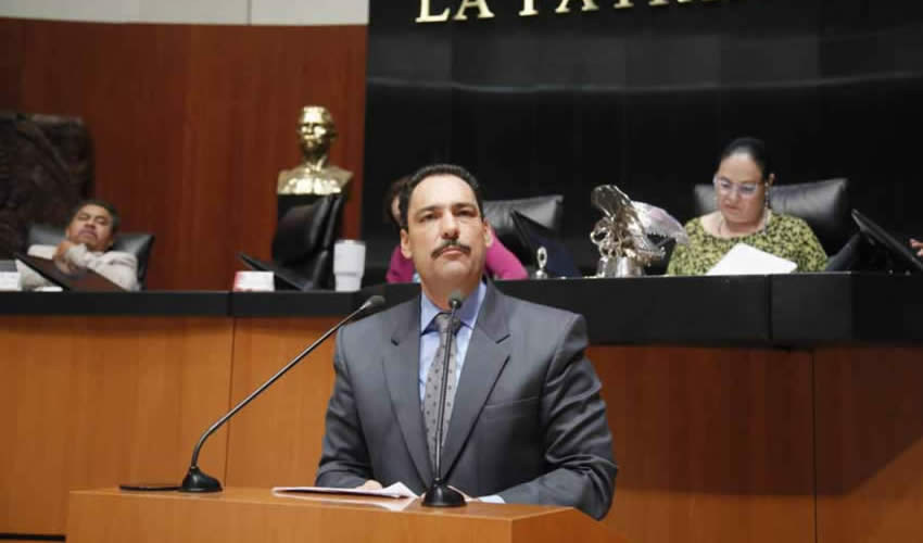 El legislador aprovechó para dar a conocer la complicada situación por la que atraviesan los productores mexicanos al exportar sus productos