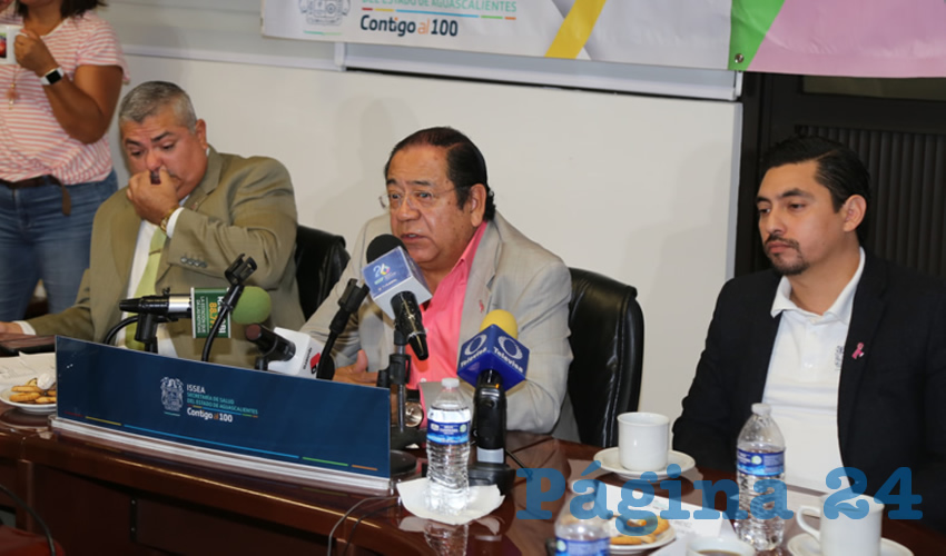 Rueda de prensa por el mes de Lucha Contra el Cáncer de Mama (Foto: Eddylberto Luévano Santillán)