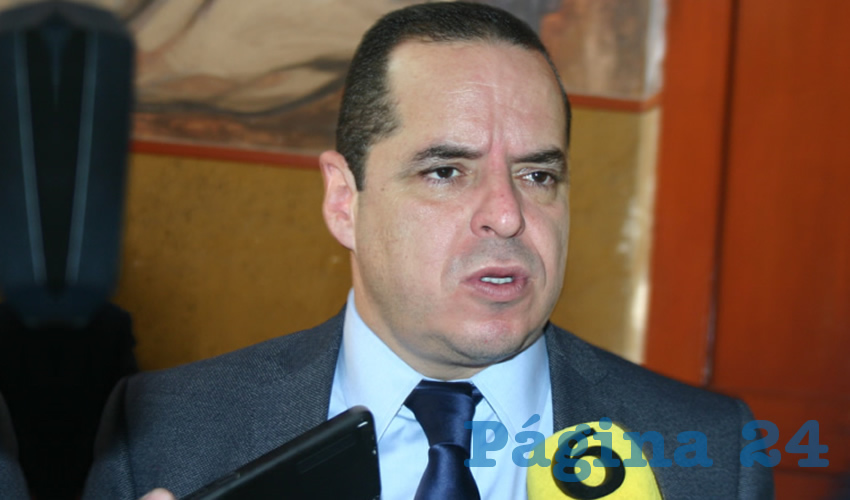 De acuerdo al perredista Enrique Velázquez, presidente de la Comisión de Seguridad y Justicia en el Poder Legislativo, las convocatorias para llenar las siete vacantes de magistrados del Poder Judicial quedarán suspendidas en tanto no se resuelva el recurso 