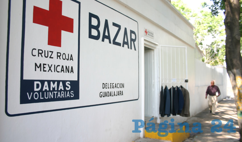 Para donar al bazar de la Cruz Roja se pide “ropa porque a los accidentados les cortamos la ropa y cuando ya están, pues qué se ponen”; además, se ofrece ropa para dama y caballero de todas las edades, y distintos tipos de calzado, explicó la señora Isabel Colino de Beltrán/Fotos: Francisco Tapia