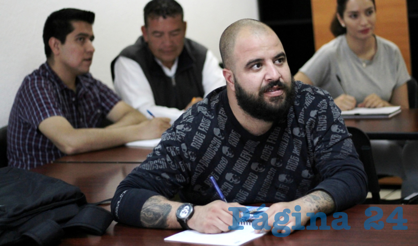 Este sistema abierto permite a quienes trabajan o cuentan con estudios inconclusos, terminar su formaci&oacute;n media profesional