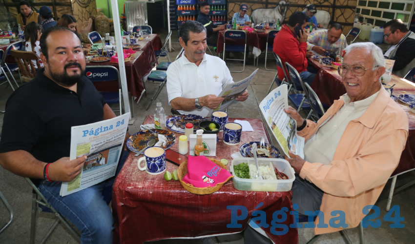 En Birriería Díaz desayunaron Gustavo Navarro Tejeda, Gustavo Navarro Mora y Armando Ramos Chávez