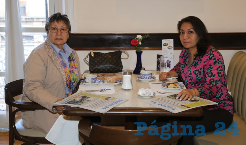 En Sanborns Francia desayunaron María Luisa Escorza y Denisse Aceves, que nos visitan de Puebla
