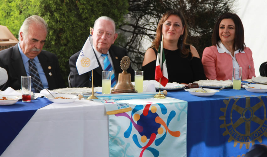 La directora general del DIF Estatal, Nancy Xóchitl Macías Pacheco, asistió a la celebración del 30 aniversario de la Guardería Rotaria AC