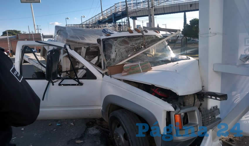Los dos tripulantes de la Chevrolet resultaron heridos y atrapados