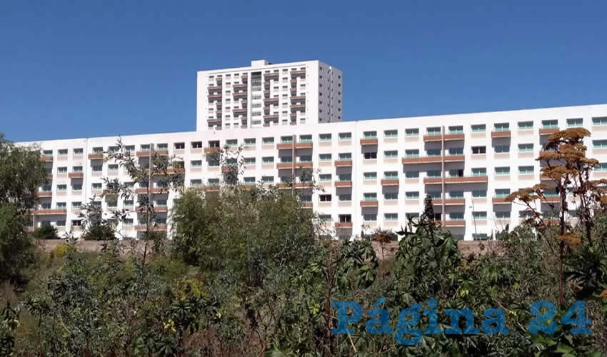 Organizaciones civiles lograron que los desarrolladores cedieran en sus intenciones de convertir el bajío del arenal –la zona de recarga de agua más importante de la ciudad– en un montón de edificios de departamentos y casas, además de un centro comercial/Foto: Archivo Página 24 