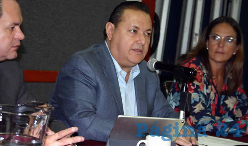 El diputado Héctor Pizano explicó que para ser miembro del Constituyente “debes de reunir un mínimo requisito, que tiene que ser que acompañes el 0.5 por ciento de las firmas del listado nominal según el distrito”/Foto: Francisco Tapia 