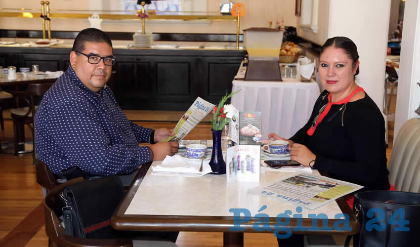 En el restaurante Sanborns Francia desayunaron Miguel González Esparza y Sandra Martínez Rodríguez, consultores de negocio y economistas empresariales