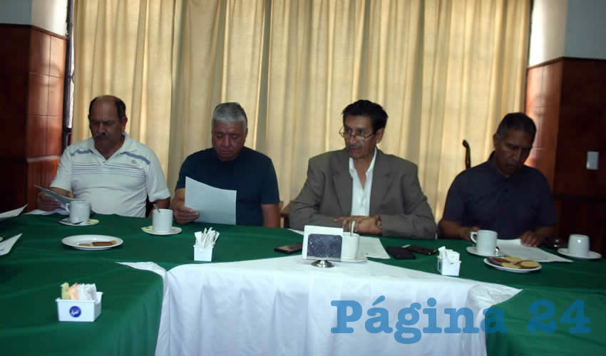 Jaime Hernández Ortiz, abogado de los inconformes, explicó que la venta de la empresa a una transnacional pone a sus representados en desventaja, pues tendrán que trabajar más para ganar menos, esto con menos prestaciones laborales/Foto: Francisco Tapia 