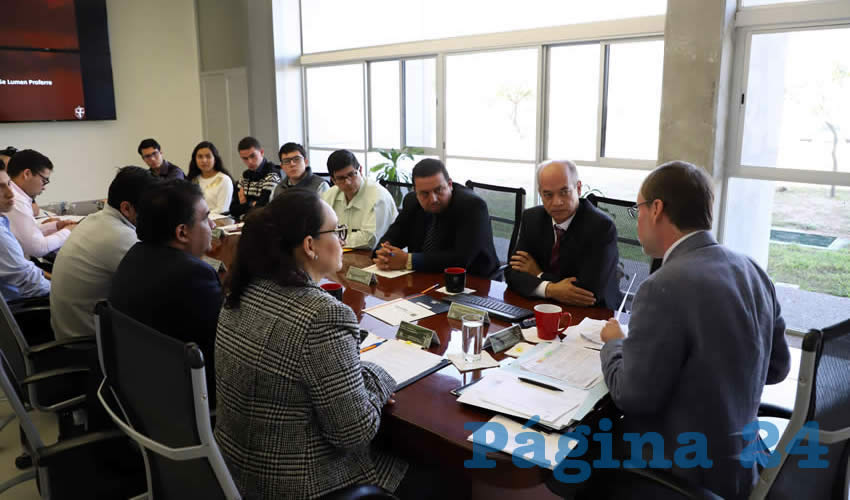 Estudiantes destacados del centro se encuentran impartiendo charlas en bachilleratos a fin de fomentar el gusto por las áreas de la ingeniería
