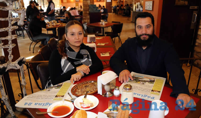 En Las Antorchas compartieron el primer alimento del día Berenice Lemus Luis y Cristopher Vargas Herrera