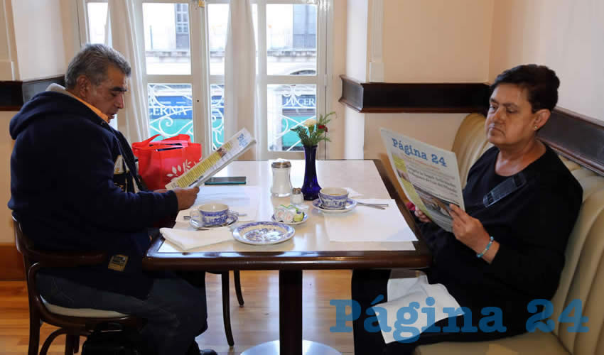En Sanborns Francia compartieron el pan y la sal Juan Carlos Menes Pantoja y Patricia Alejandra Guerra Ruiz