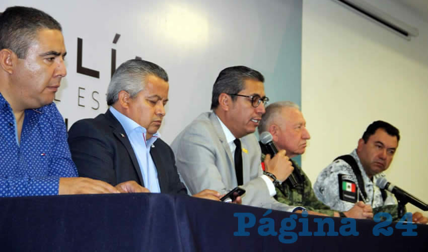 En rueda de prensa y acompañado por diversos funcionarios, el fiscal Jesús Figueroa Ortega dio a conocer los resultados generales del operativo