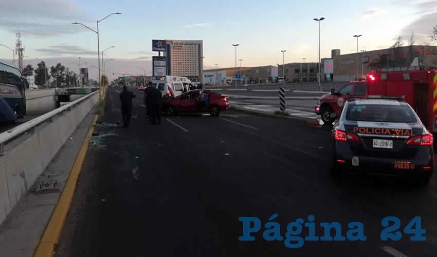 El aparatoso percance ocurrió justo enfrente del centro comercial Altaria, sobre bulevar a Zacatecas