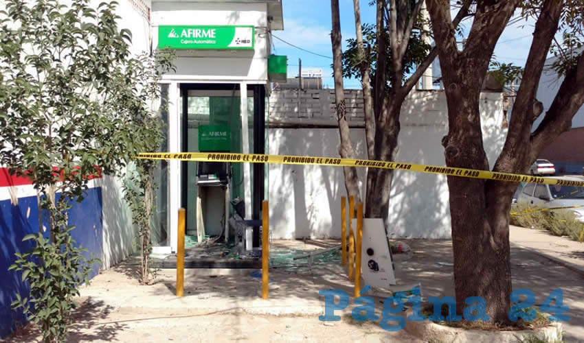 Los delincuentes lograron desprender el dispositivo, el cual tenía en su interior una cantidad no revelada de dinero en efectivo