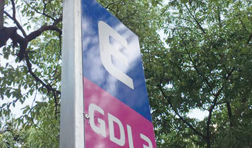 “Buscas dónde hacer la transacción y cuando regresas a tu auto ya te multaron”; es aberrante que el gobierno tapatío no brinde otras opciones de pago a los usuarios, criticaron automovilistas en esta parte de Guadalajara/Foto: Cortesía