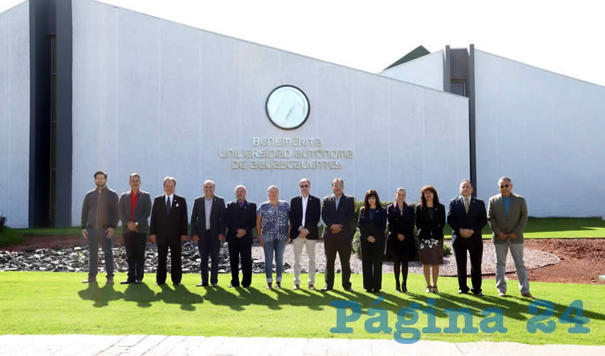 La Universidad Autónoma de Aguascalientes reconoce la labor de personalidades que han destacado por sus aportaciones humanistas, científicas o culturales
