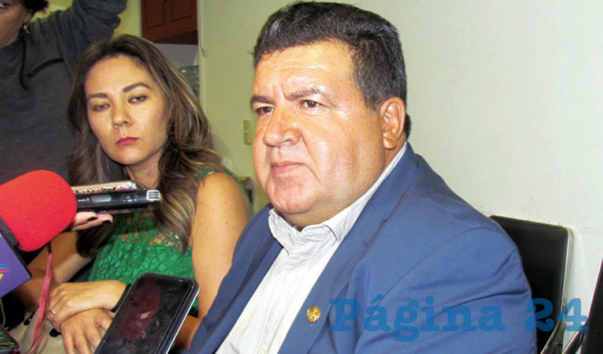“En ningún estado nos cobran por ingresar, Diego Monraz nos dijo que sería un ejemplo para todo el país, yo no sé qué tipo de ejemplo sería, de querer cobrar un derecho de piso por trabajar”, tronó Javier Bolio Corona, de la Conatram
