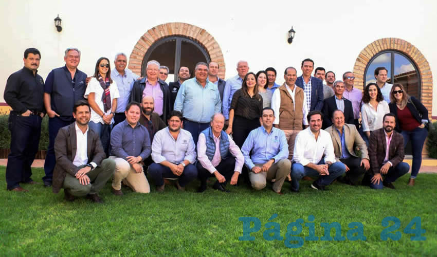 Reunión del gobernador del Estado, Martín Orozco Sandoval, con integrantes del Consejo Mexicano Vitivinícola