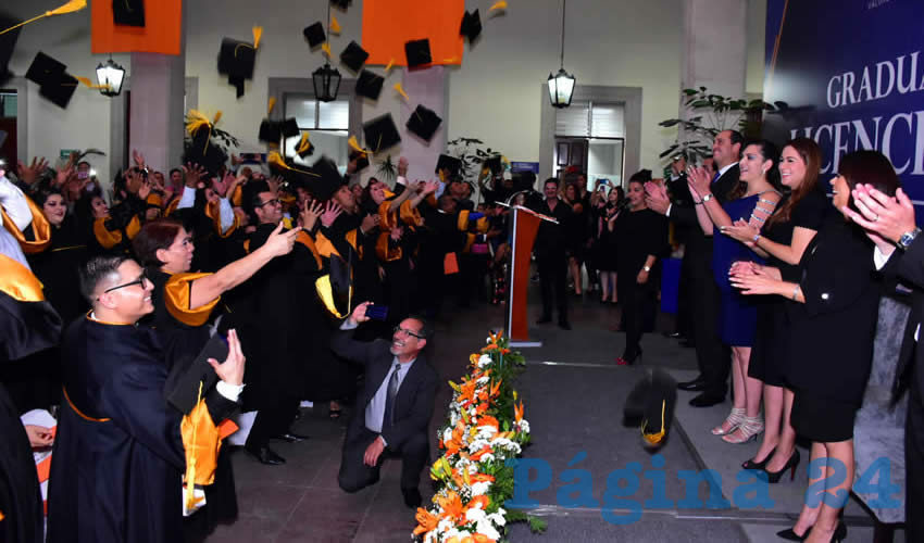 La Alcaldesa Tere Jim&eacute;nez presidi&oacute; la ceremonia de graduaci&oacute;n del Tecnol&oacute;gico Universitario Aguascalientes