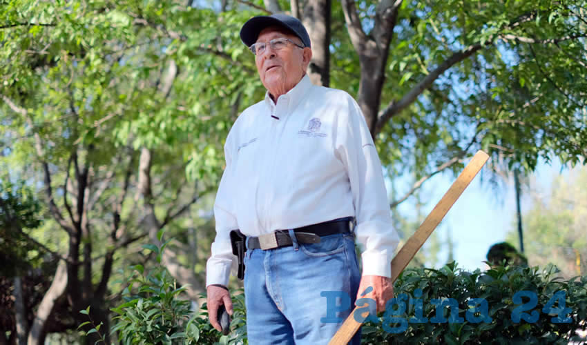 Su tarea es identificar y atender las peticiones de la ciudadan&iacute;a para reubicar &aacute;rboles en banquetas o jardines 