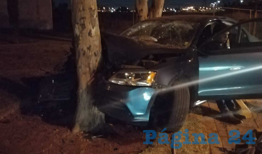 Severos daños sufrió el carro Volkswagen Jetta