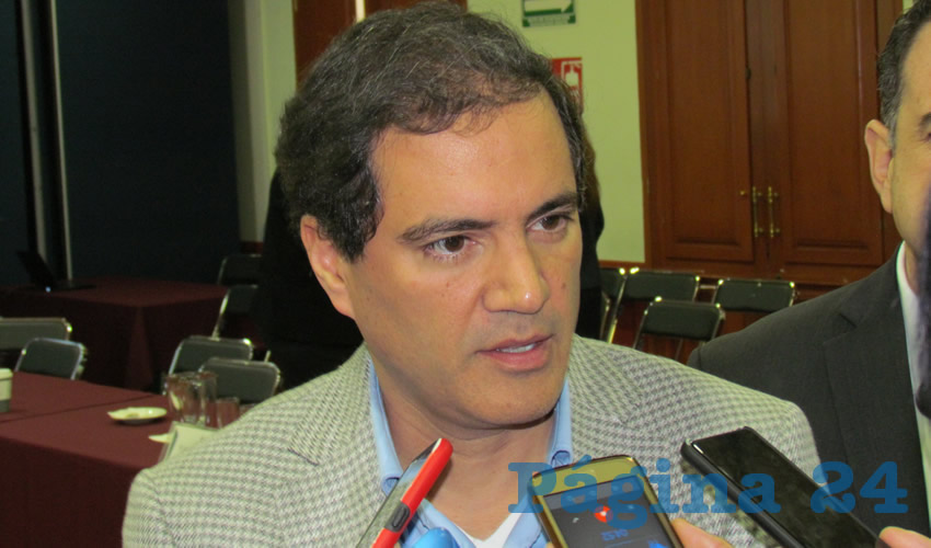 “Las motocicletas cuestan desde un punto de vista de seguridad si no las tenemos controladas. No están aseguradas, se usan para cometer crímenes, muchas no tienen placas”, justificó Juan Partida, secretario de Hacienda de Jalisco, la propuesta de incrementar 400% el refrendo a estos vehículos/Foto: Francisco Tapia 