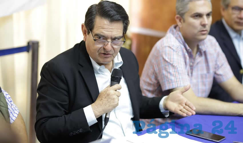 Hugo Rodríguez Díaz, delegado en Jalisco del partido Morena, dijo que luego de los problemas que a escala nacional se han dado por las pretensiones de grupos para tener la dirigencia del partido, el próximo 20 de noviembre podría al fin tenerse un nuevo líder/Foto: Francisco Tapia