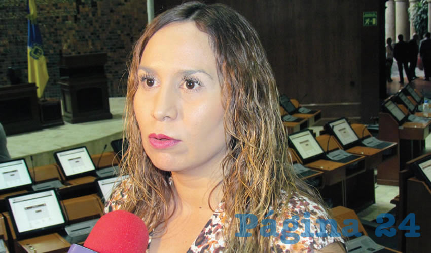 Érika Pérez García, diputada por Morena, explicó: “El pueblo pone el pueblo quita. Ese es el espíritu de la revocación de mandato; [se trata de] regresar a la gente el poder de decisión para quitar a los mandatarios que no dan resultados, a los que no son transparentes, a los corruptos”/Foto: Francisco Tapia