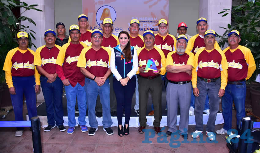 Felipe V&aacute;zquez Mart&iacute;nez, capit&aacute;n del equipo, y los 22 jugadores reiteraron a la alcaldesa que dar&aacute;n todo para poner en alto el nombre de Aguascalientes