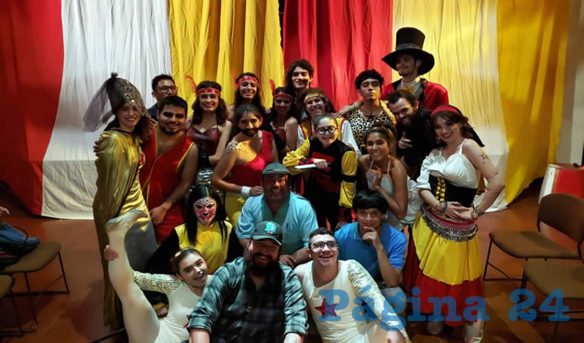 La calidad en el espect&aacute;culo es posible gracias a un nutrido equipo de colaboradores a cargo de la iluminaci&oacute;n, musicalizaci&oacute;n, la escenograf&iacute;a, el vestuario y dem&aacute;s acciones