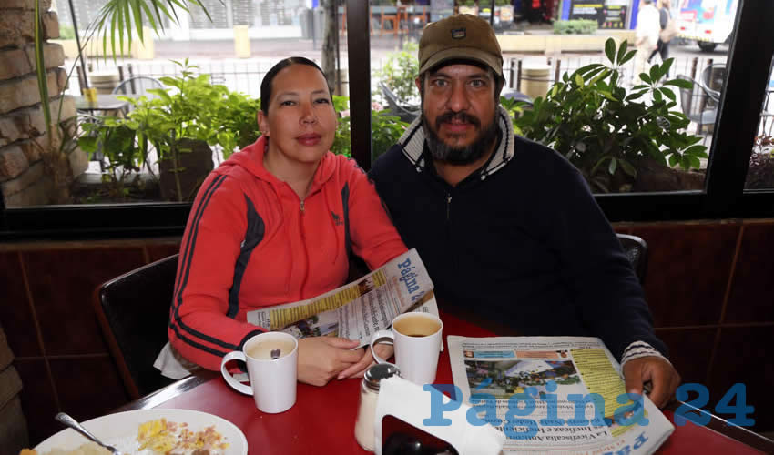 En Las Antorchas desayunaron Sandra Edith González Ibarra y Eduardo Vázquez Pérez