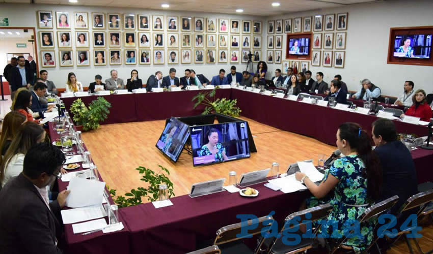 “Los casos (de contagio por dengue) son muy altos, sin duda tenemos que seguir reforzando”, aceptó en el Congreso el titular de la SSJ, Fernando Petersen Aranguren/Fotos: Francisco Tapia
