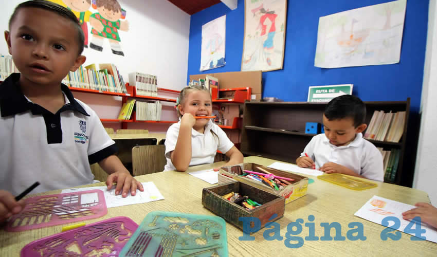 El centro de cómputo se suma a los más de 70 mil libros que tienen las Bibliotecas Municipales urbanas y rurales