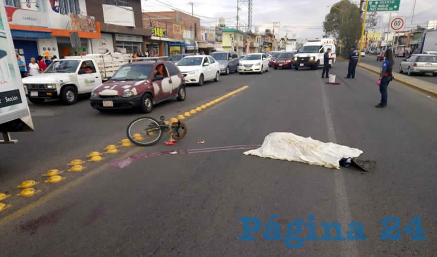 El pedalista Francisco Hern&aacute;ndez Romero intent&oacute; cruzar sin ninguna precauci&oacute;n la avenida Aguascalientes sur, pero fue embestido por un autom&oacute;vil