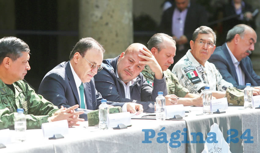 El gobernador de Jalisco dijo sobre la ola de violencia que se cierne sobre Jalisco que los homicidios tienen que “ver con disputas de otra naturaleza”, pero dijo se “está avanzando, (aunque) no al ritmo que quisiéramos”