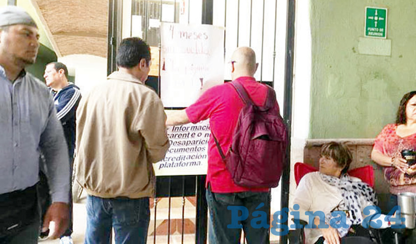 Ante el incumplimiento del pago de salarios, prestaciones e incentivos, la sección 16 del SNTE emplazó a un paro cívico para el próximo lunes 25. “Durante esta jornada los trabajadores de la educación permaneceremos en nuestros centros de trabajo, sin brindar el servicio a la comunidad educativa”, advirtió el sindicato/Fotos: Especial