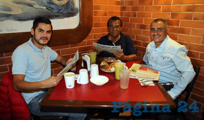 En restaurante Las Antorchas almorzaron Daniel Guerrero Briones, abogado; Alfonso Flores y José Antonio Cortez Zavala
