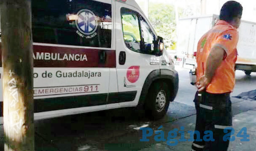 De acuerdo con testigos, el ahora fallecido “se asomó para ver si no circulaban vehículos para cruzar” la avenida Enrique Díaz de León, cuando un vehículo -del que se desconocen las características- lo arrolló/Foto: Especial